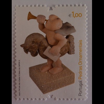 Portugal 2010, Michel Nr. 3587, Steinfiguren, Briefmarke mit Granitstaubauftrag